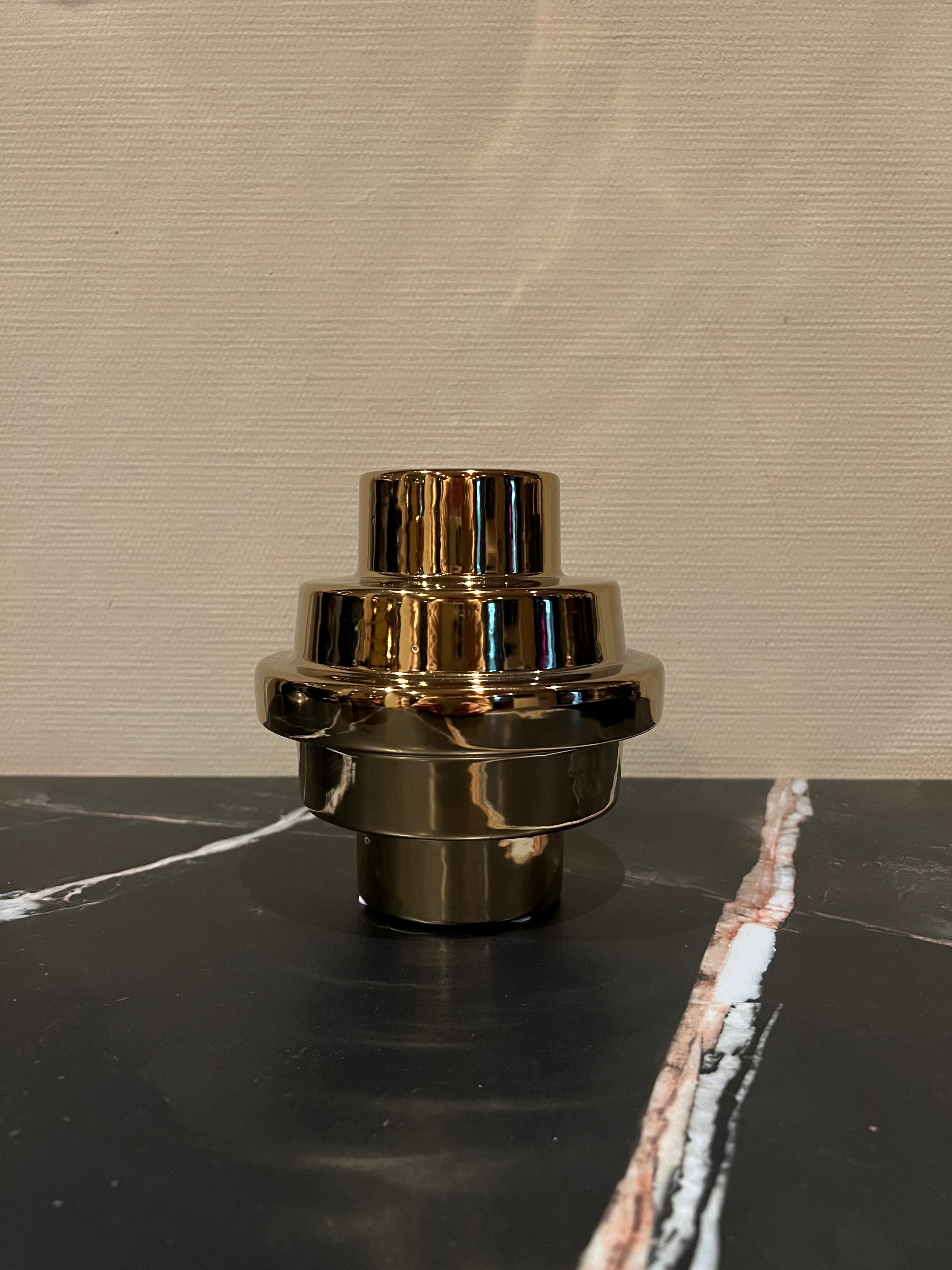 Vaas Stairs shiny Gold