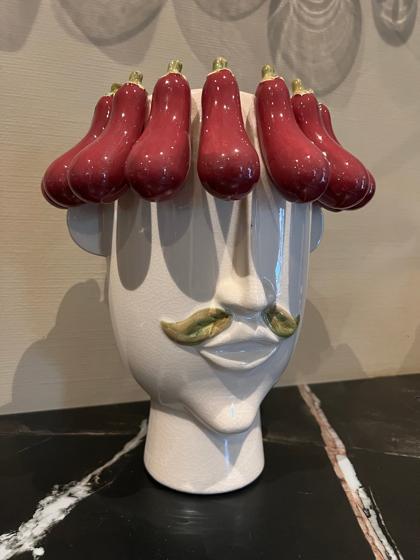 Aardewerk vaas aubergine face