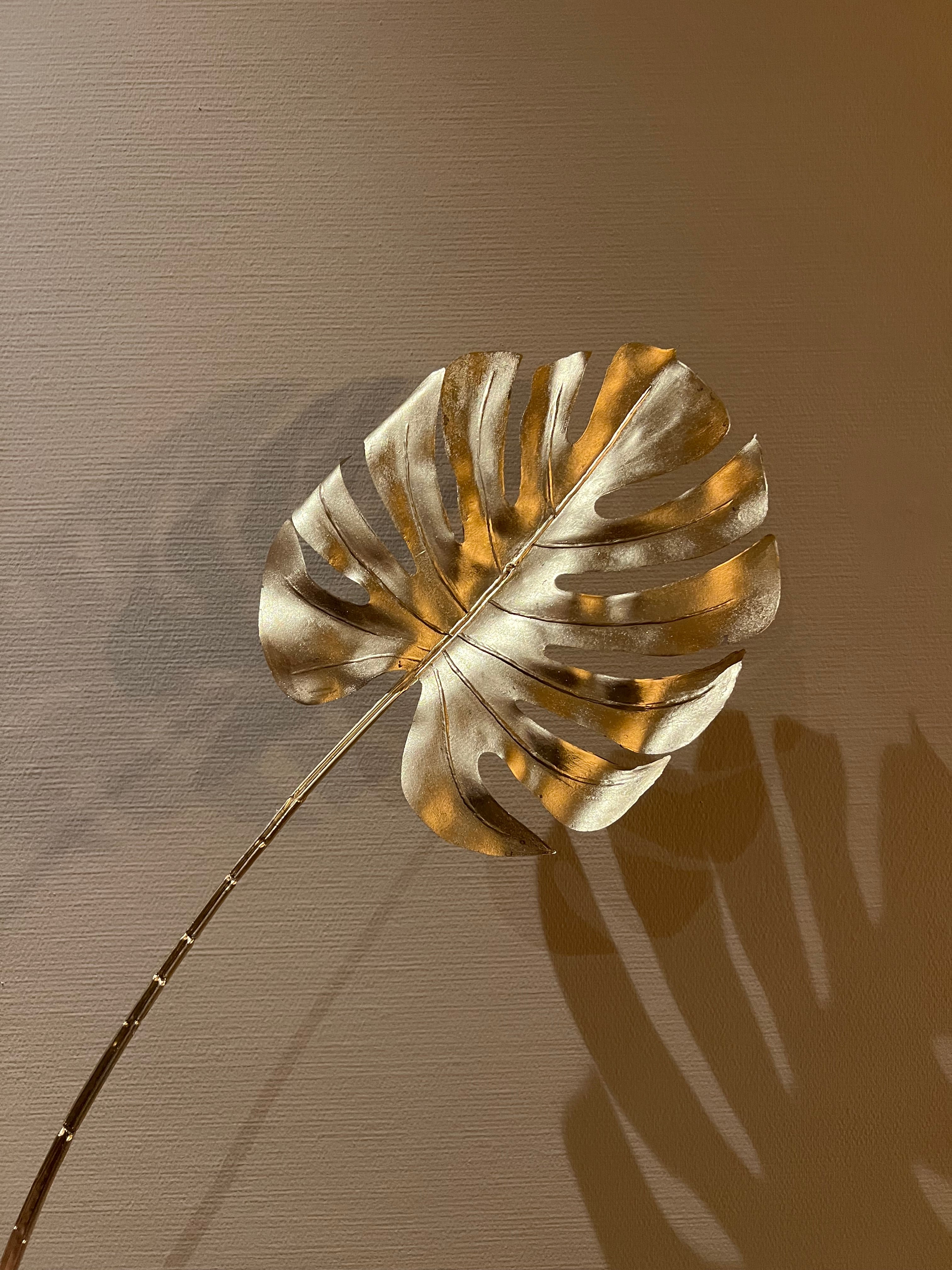 kunsttak Monstera goudkleurig 72 cm