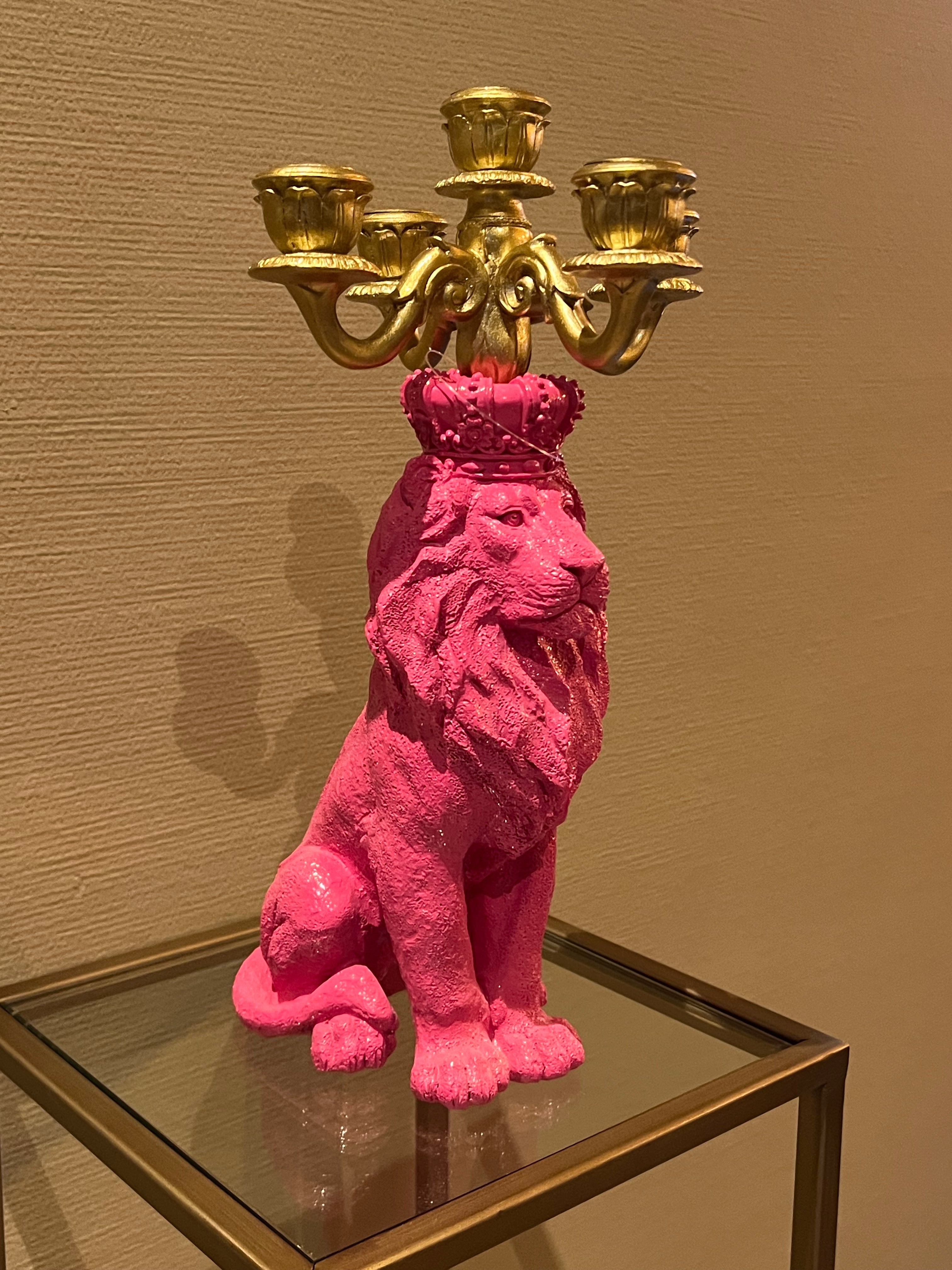 Kandelaar leeuw roze