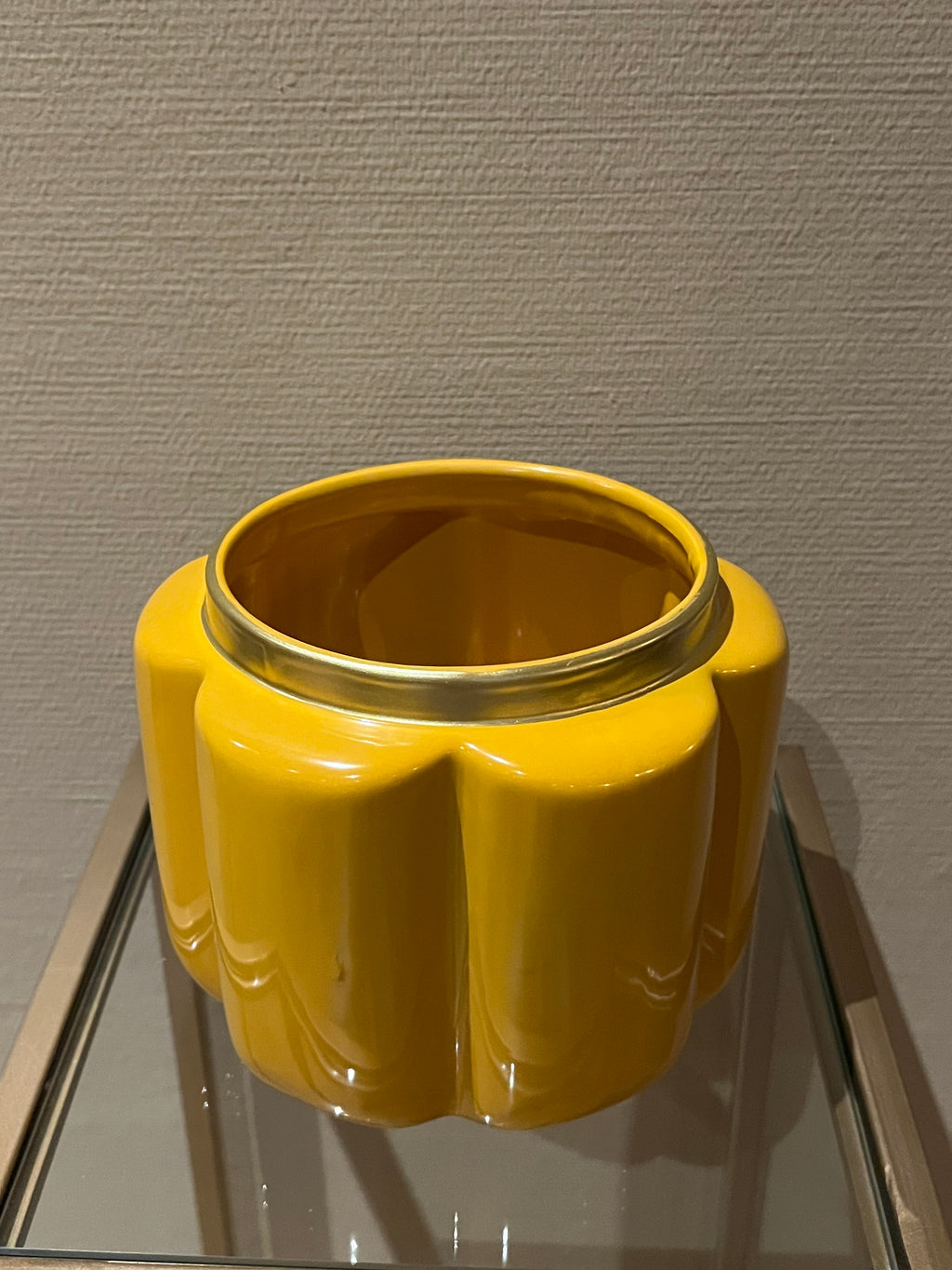 Bloempot Pouff geel 17.5 cm