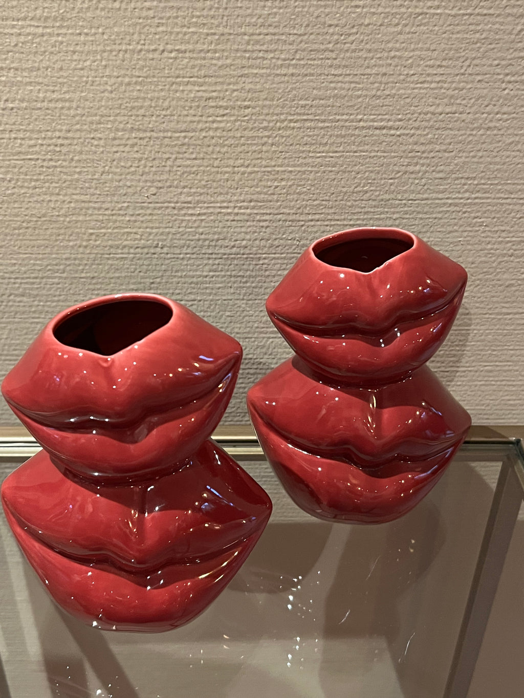 Aardewerk vaas kisses