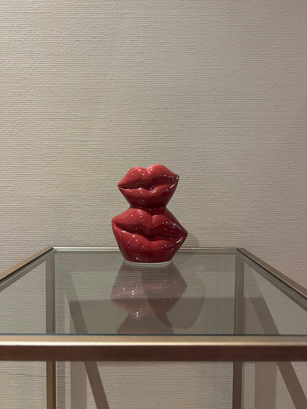 Aardewerk vaas kisses