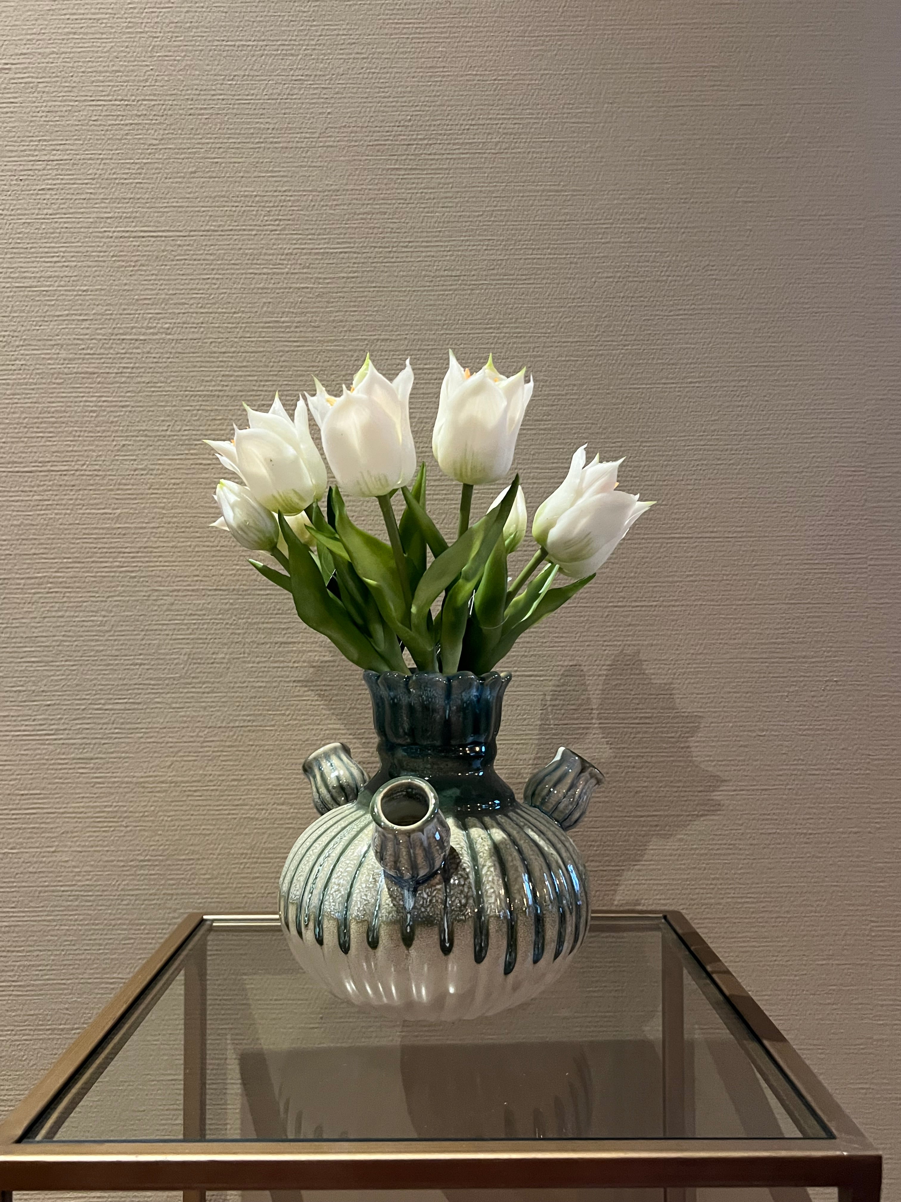 Aardewerk tulpenvaas blauw