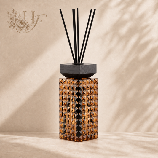 Luxe geurstokjes Amber 250 ml met gefacetteerde flacon